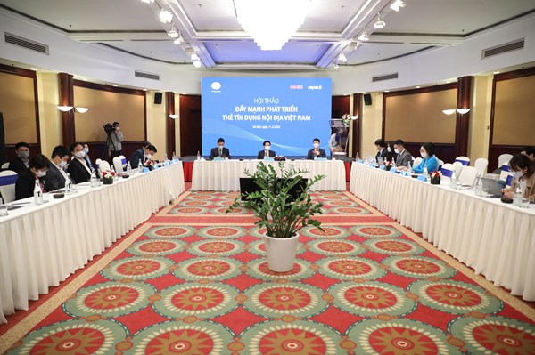 Triển khai các sản phẩm thẻ, dịch vụ ngân hàng theo hướng số hoá