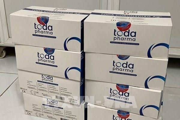 Nhiều cửa hàng thuốc tây kinh doanh kit test COVID-19 không rõ nguồn gốc