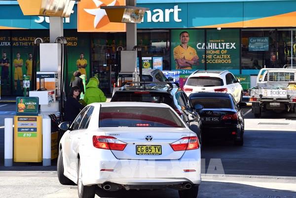 Giá dầu hạ nhiệt nhờ dấu hiệu tích cực từ đàm phán Nga-Ukraine