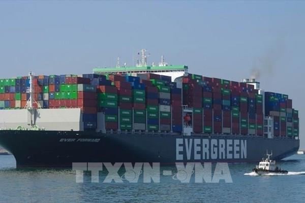 Thêm một vụ mắc cạn tàu container của công ty Evergreen Marine