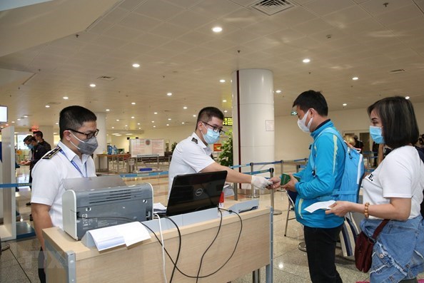 Miễn thị thực nhập cảnh Việt Nam cho công dân 13 nước