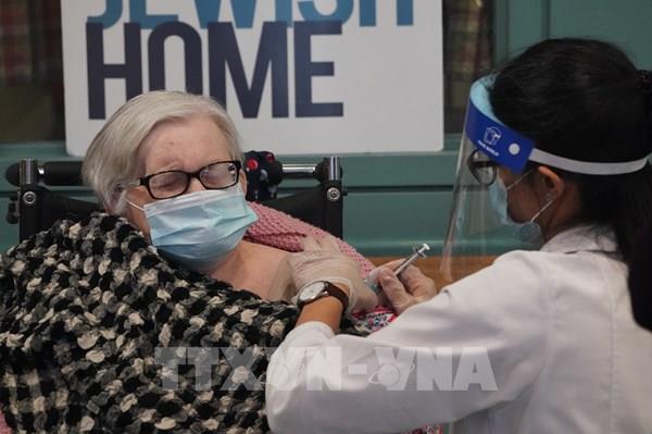 Mũi thứ 4 vaccine mRNA ngừa COVID-19 có thể tăng gấp đôi kháng thể