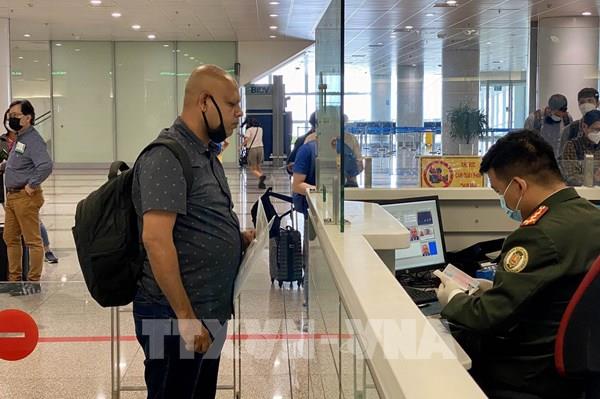 Họp báo thường kỳ Bộ Ngoại giao: Tạo điều kiện thuận lợi cho khách quốc tế vào Việt Nam