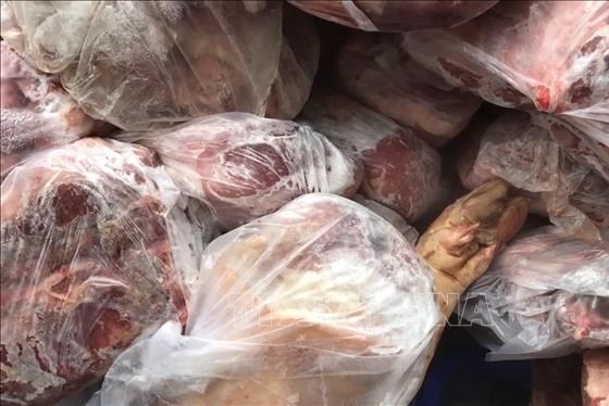 Tp. Hồ Chí Minh xác minh thông tin đường dây cung cấp thịt lợn bẩn