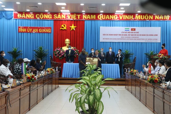 An Giang ký thỏa thuận xuất khẩu 3 triệu tấn gạo với Cộng hòa Sierra Leone