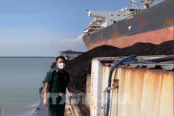 Tp Hồ Chí Minh phát hiện 900 tấn than không rõ nguồn gốc