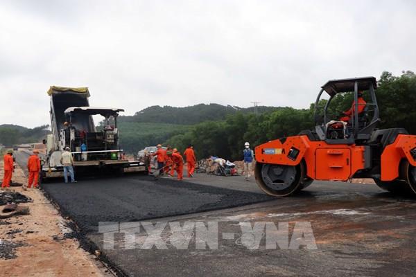 Để cao tốc Cam Lộ - La Sơn về đích vào tháng 9/2022