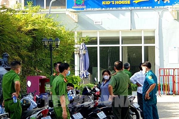 Tp Hồ Chí Minh: Cháy căn hộ chung cư, hai người tử vong do rơi từ tầng 10 xuống đất