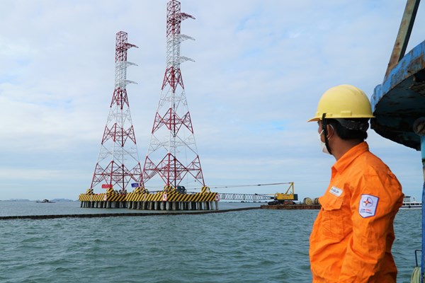 Đốc thúc tiến độ công trình Đường dây 220 KV vượt biển Kiên Bình-Phú Quốc