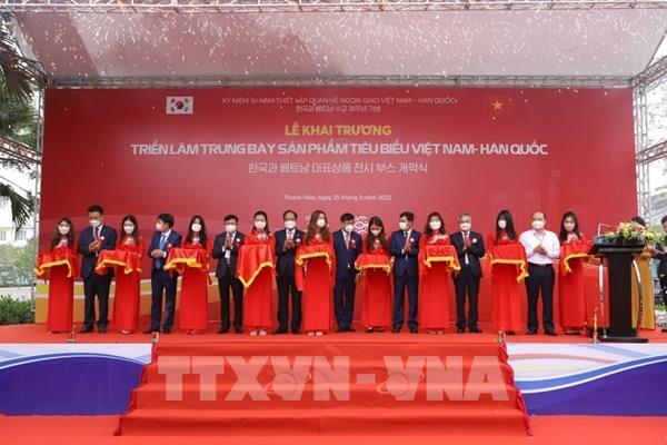 Khai trương triển lãm trưng bày sản phẩm tiêu biểu Việt Nam - Hàn Quốc