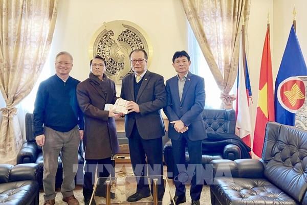 Tích cực hỗ trợ công dân Việt Nam sơ tán từ Ukraine tới Cộng hòa Séc