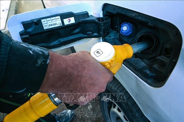 EU thúc đẩy đánh thuế các công ty năng lượng