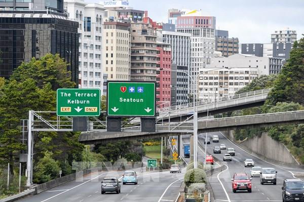 New Zealand giảm thuế nhiên liệu và phí sử dụng đường bộ