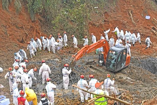 Vụ rơi máy bay ở Trung Quốc: Hơn 40.000 mảnh vỡ đã được tìm thấy