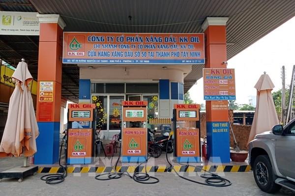 Bộ Công Thương siết chặt buôn lậu và gian lận thương mại xăng dầu