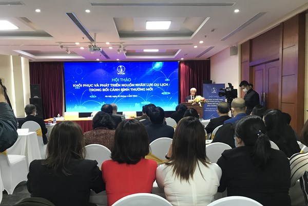 Khôi phục và phát triển nguồn nhân lực du lịch trong bối cảnh bình thường mới 