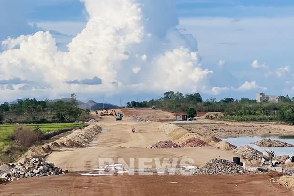 Đi tìm nguyên nhân cao tốc Vĩnh Hảo - Phan Thiết vẫn “đuối” tiến độ