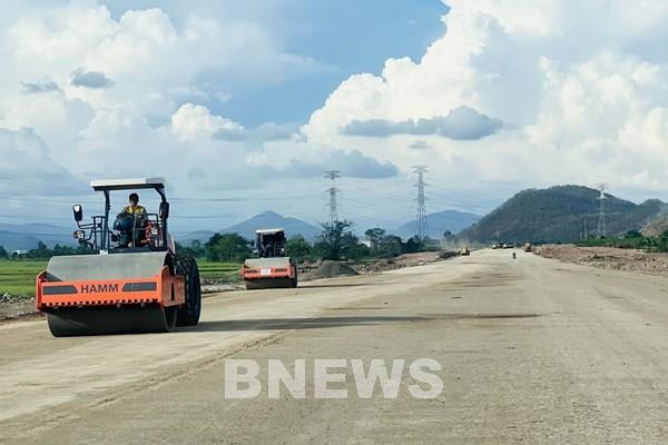 Những hình ảnh thi công cao tốc Vĩnh Hảo - Phan Thiết