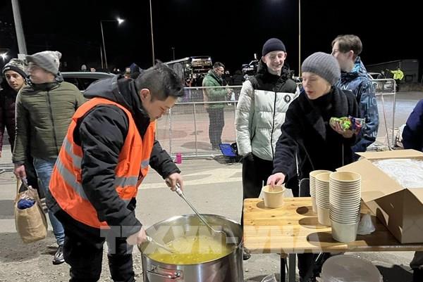 Tiếp tục lan tỏa hỗ trợ đồng bào Việt Nam sơ tán từ Ukraine tại Séc