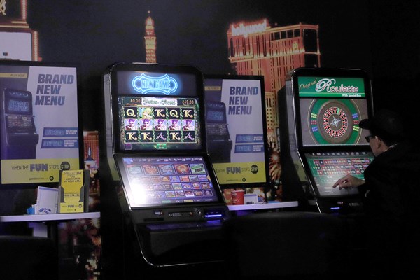 Anh cấm quảng cáo cá độ nhắm đến đối tượng trẻ vị thành niên