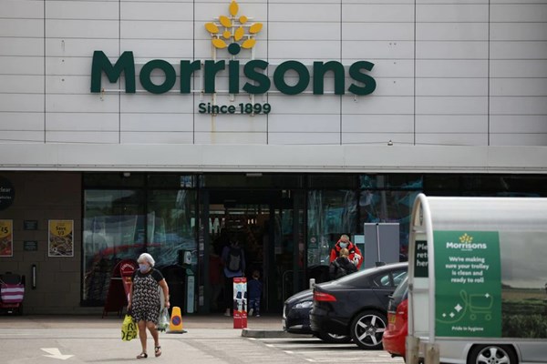 Siêu thị hàng đầu nước Anh có thể thiệt hại lớn do lạm phát và khủng hoảng Ukraine