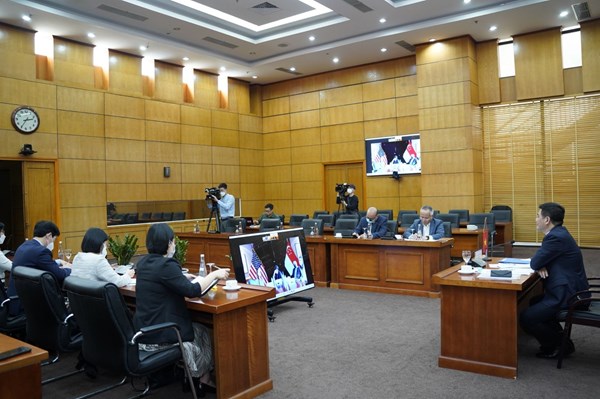 Thúc đẩy quan hệ thương mại – kinh tế giữa Việt Nam với Hoa Kỳ và Singapore