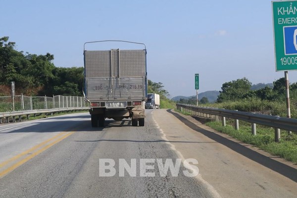 Đảm bảo an toàn giao thông trong quá trình sửa chữa cao tốc Nội Bài -Lào Cai