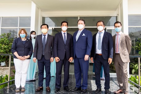 Tân Đại sứ Hoa Kỳ tại Việt Nam thăm Nhà máy sữa Vinamilk tại Cần Thơ