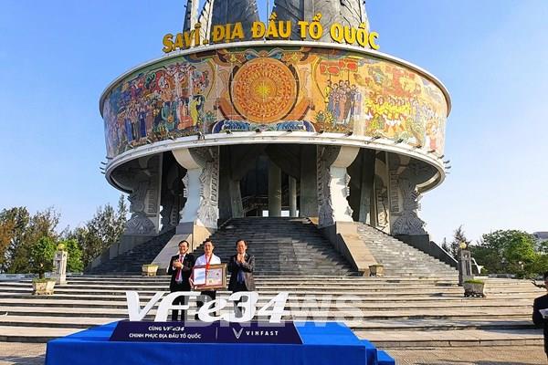 Caravan xe điện e 34 được vinh danh kỷ lục “Đoàn caravan ô tô điện nhiều nhất Việt Nam”