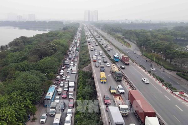Cửa ngõ Hà Nội ùn tắc trong ngày cuối kỳ nghỉ lễ Giỗ Tổ Hùng Vương