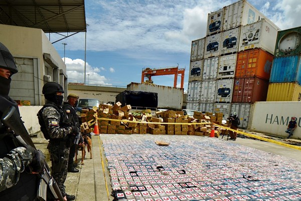 Ecuador thu giữ gần 4 tấn cocaine