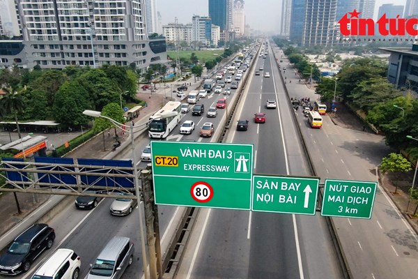 Hà Nội phân luồng giao thông để thi công tuyến cáp quang đường Vành đai 3 trên cao