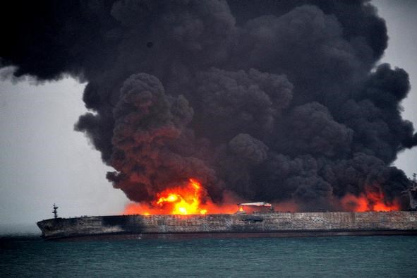 Chưa tìm được nguyên nhân nổ tàu chở dầu ở ngoài khơi Hong Kong (Trung Quốc)