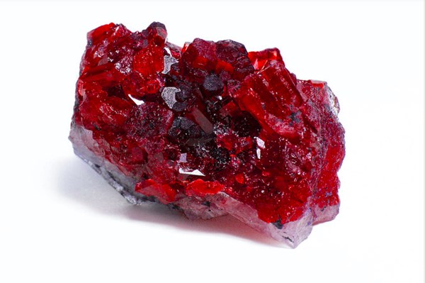 Lần đầu trưng bày viên hồng ngọc lớn nhất và đắt giá nhất thế giới 