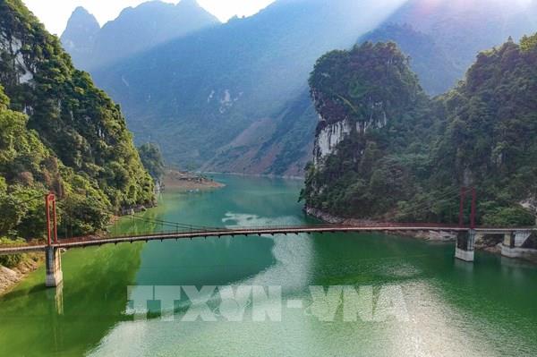 Vẻ đẹp lòng hồ Sông Đà ở huyện vùng cao Tủa Chùa