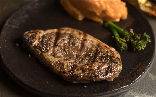 Italy thông qua dự luật cấm các loại thực phẩm và thức ăn chăn nuôi nhân tạo