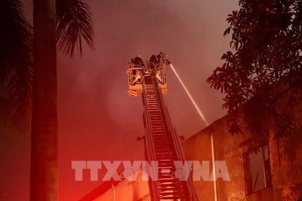 Hải Phòng: Cháy lớn thiêu rụi gần 1.000 m2 vuông nhà xưởng