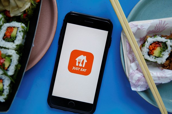 Just Eat Takeaway cân nhắc bán Grubhub