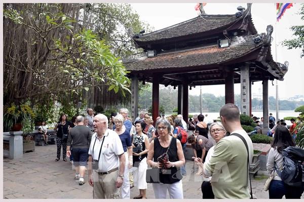 Du lịch dịp nghỉ lễ 30/4 và 1/5: Đa phần các tour đã kín chỗ