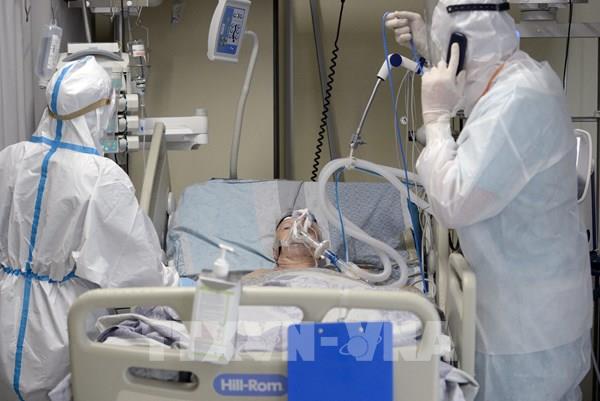 Phụ nữ mắc "COVID kéo dài" có nhiều triệu chứng hơn nam giới