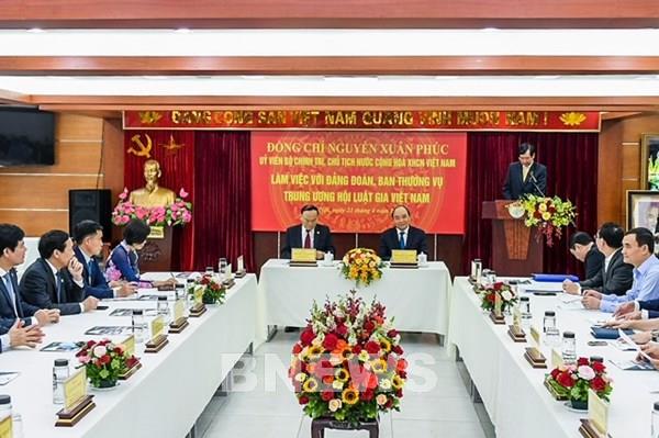 Chủ tịch nước Nguyễn Xuân Phúc làm việc với Trung ương Hội Luật gia Việt Nam