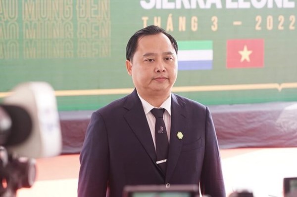 Chủ tịch Louis Holdings là ai?