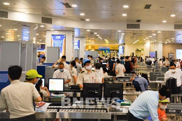 Hàng không kiểm soát an ninh, an toàn và giá vé dịp nghỉ lễ 30/4-1/5