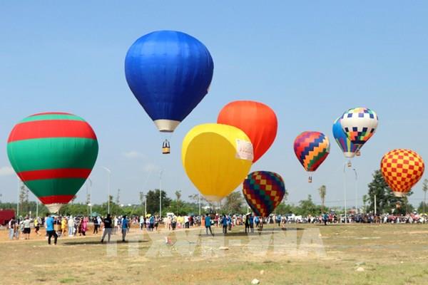 Lễ hội khinh khí cầu ở Kon Tum có gì hấp dẫn?