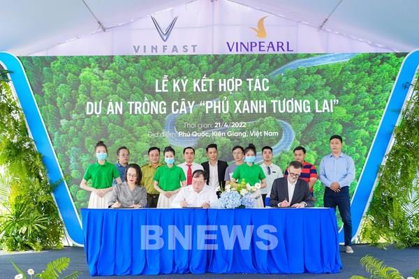 Mỗi xe VF 8 và VF 9 được bán sẽ góp 1 cây rừng "Phủ xanh Tương lai” 