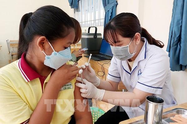 Bộ Y tế nhắc một số địa phương đẩy mạnh tiêm vaccine COVID-19