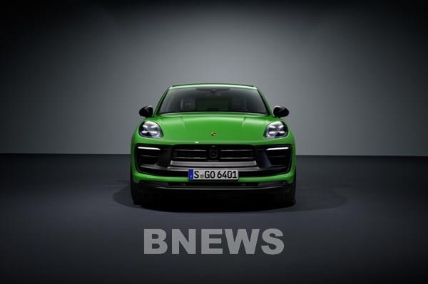 Porsche Macan 2022 ra mắt thị trường Việt 3 phiên bản, giá từ 2,992 tỷ đồng 