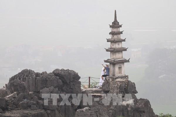 Lên đỉnh hang Múa, ngắm những thửa ruộng trải dài