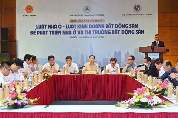 Hoàn thiện pháp lý trong phát triển nhà ở và thị trường bất động sản