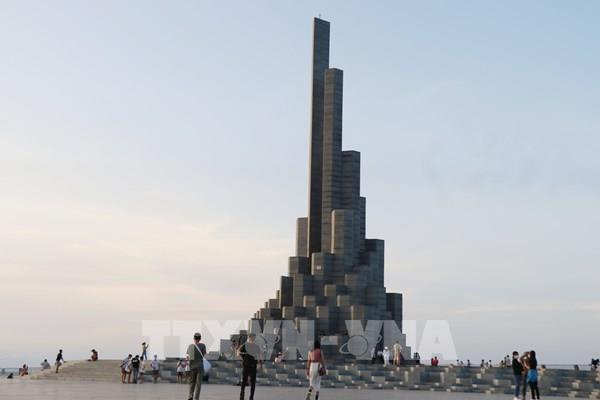 Tháp Nghinh Phong - điểm du lịch mới thu hút du khách ở Phú Yên